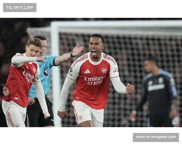 狼队3-0西汉姆取赛季首胜，保级曙光初现